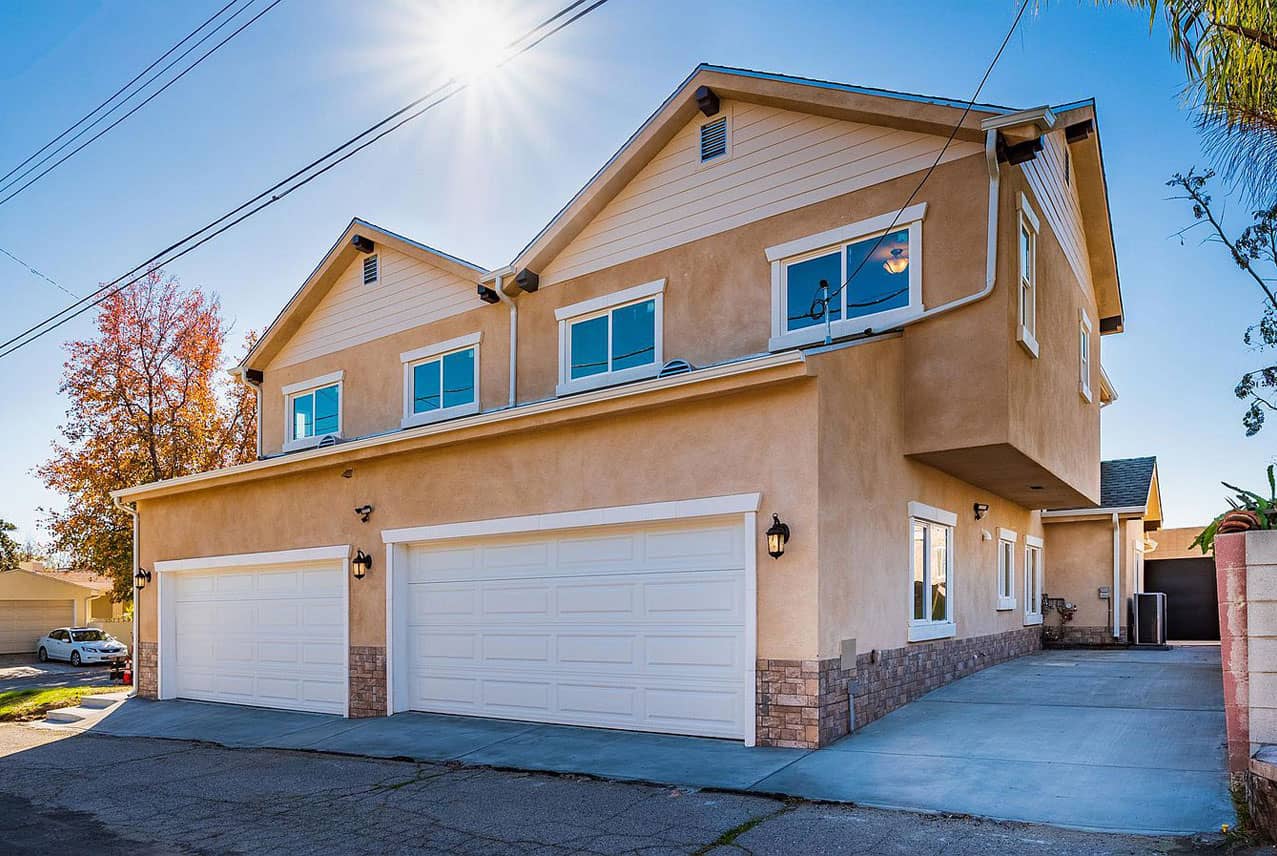 An image of a home that was just leased in the Burbank, CA neighborhood.