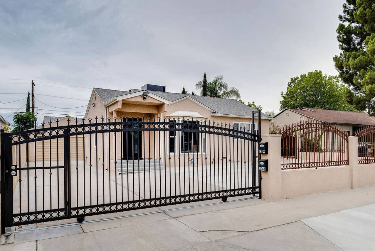 An image of a home that was just leased in the North Hollywood, CA neighborhood.