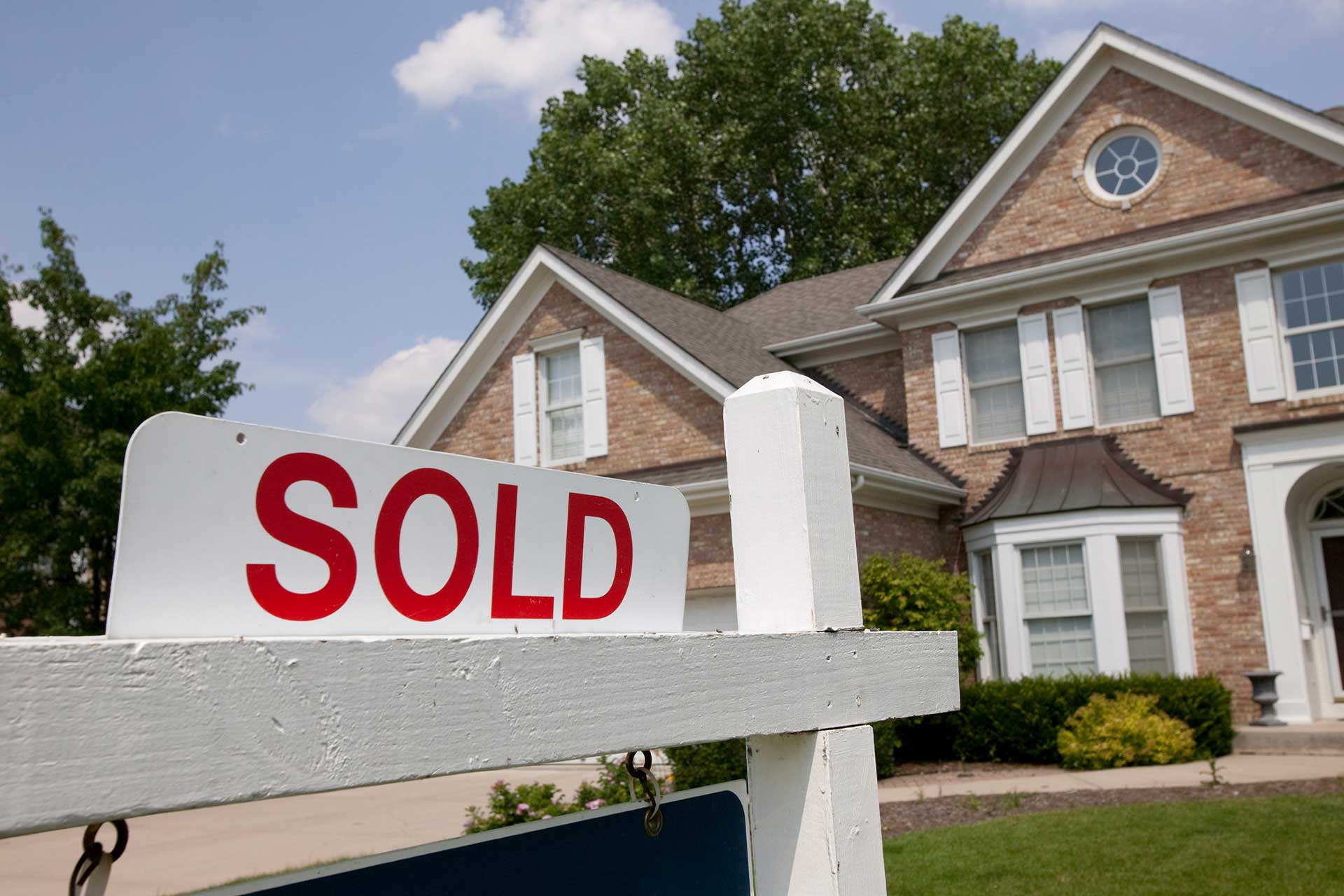 sold sign outside of recently sold home